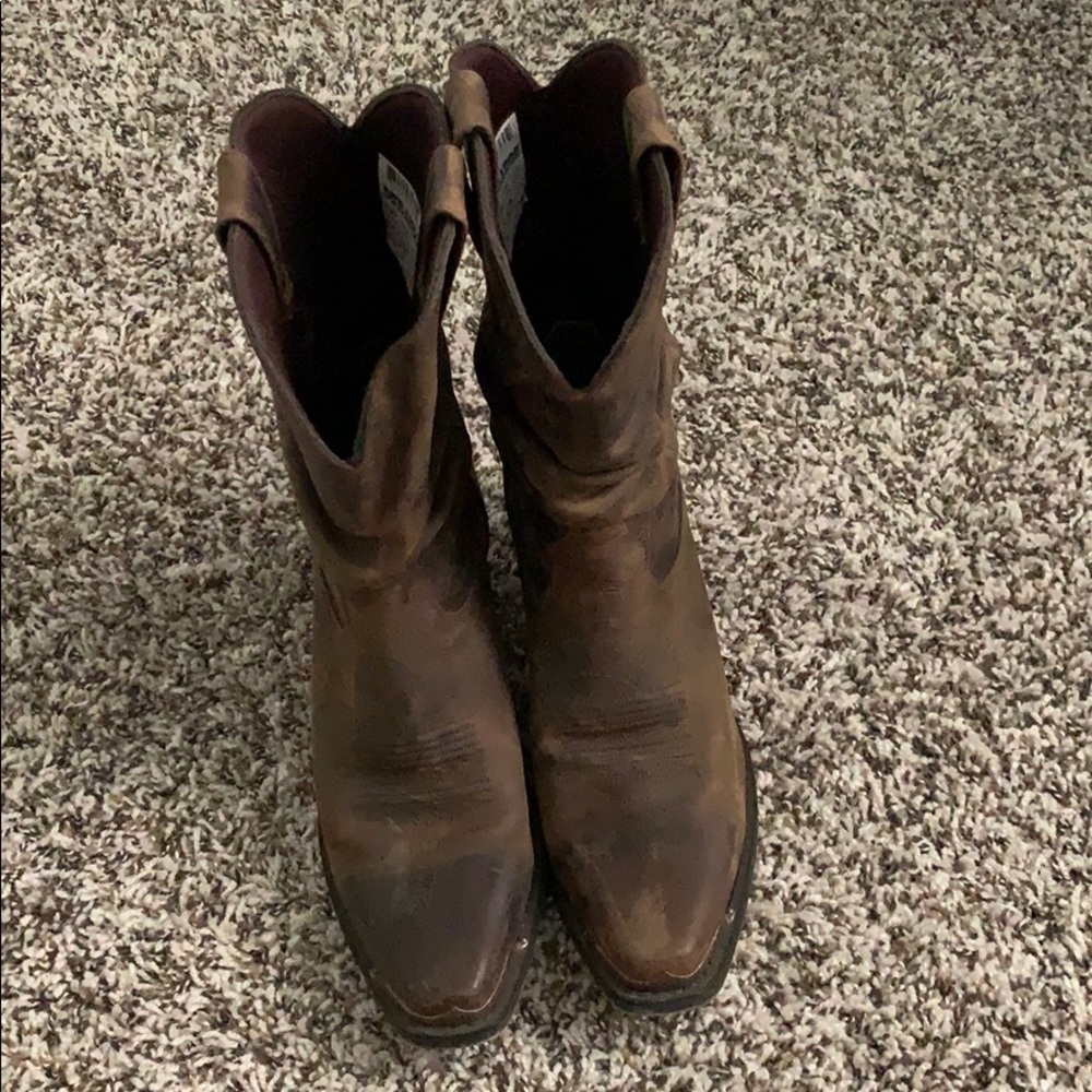 Cowboys boots size 9 only